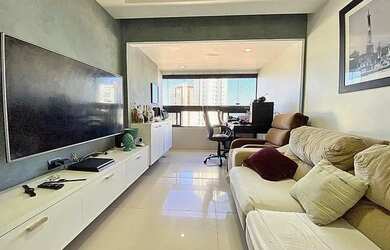 Imagem: O apartamento possui 3 Dormitórios, 2 Banheiros, 2 Vagas na