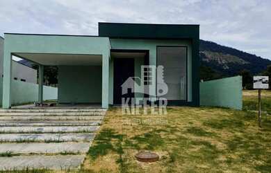 Imagem: A casa em condomínio possui 3 Dormitórios, 2 Banheiros, 2