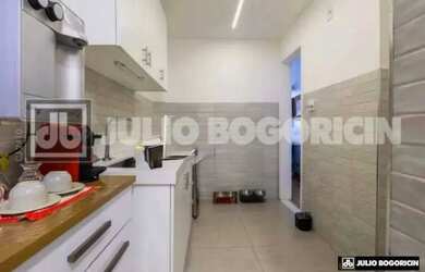 Imagem 9: Apartamento à Venda no Leblon - Rua Cobiçada Próximo Praia - Frente...