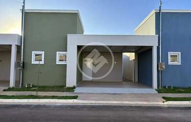 Imagem: A casa em condomínio possui 3 Dormitórios, 1 Banheiro, 2 Vagas