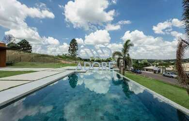 Imagem: A casa em condomínio à venda possui 5 Dormitórios, 5 Banheiros