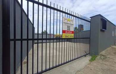 Imagem: A casa possui 1 Dormitório, 1 Banheiro, 1 Vaga na garagem