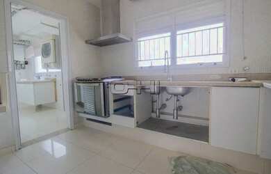 Imagem: O apartamento possui 4 Dormitórios, 5 Banheiros, 5 Vagas na