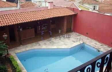 Imagem: A casa possui 4 Dormitórios, 3 Banheiros, 447m² de Área e