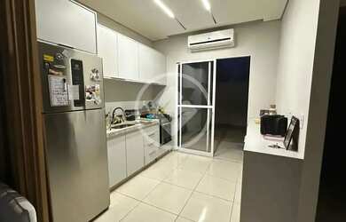 Imagem: A casa em condomínio possui 2 Dormitórios, 1 Banheiro, 4 Vagas