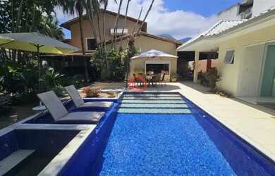 Imagem: A casa em condomínio possui 3 Dormitórios, 4 Banheiros, 2