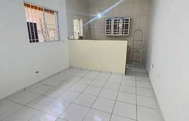 Imagem: A casa possui 1 Dormitório, 1 Banheiro, 30m² de Área e está