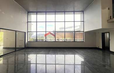 Imagem: A casa em condomínio possui 4 Dormitórios, 5 Banheiros, 5