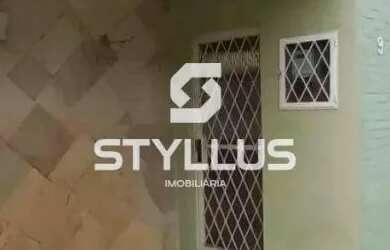 Imagem: A casa possui 2 Dormitórios, 2 Banheiros, 2 Vagas na garagem