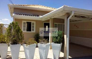 Imagem: A casa em condomínio possui 3 Dormitórios, 2 Vagas na garagem