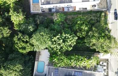 Imagem 1: Terreno em Patamares. 1-0m² de Área