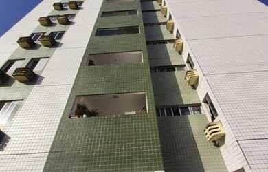 Imagem: O apartamento possui 3 Dormitórios, 1 Banheiro, 1 Vaga na garagem