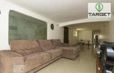 Imagem: A casa possui 3 Dormitórios, 3 Banheiros, 4 Vagas na garagem