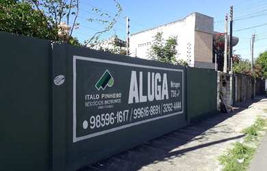 Imagem: A casa possui 5 Dormitórios, 5 Banheiros, 5 Vagas na garagem