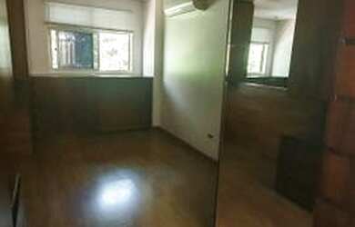 Imagem: A casa possui 2 Dormitórios, 2 Banheiros, 2 Vagas na garagem