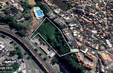 Imagem: O terreno possui 11567m² de Área e está localizado em Brotas