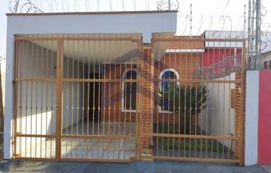 Imagem: A casa possui 2 Dormitórios, 2 Banheiros, 1 Vaga na garagem