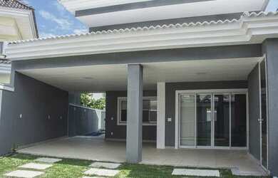 Imagem: A casa em condomínio possui 5 Dormitórios, 5 Banheiros, 3