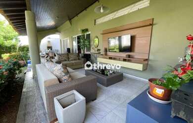 Imagem: A casa possui 5 Dormitórios, 5 Banheiros, 343m² de Área e