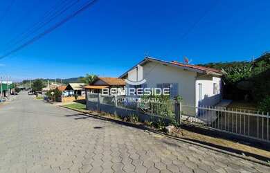 Imagem: A casa possui 2 Dormitórios, 1 Banheiro, 67m² de Área e