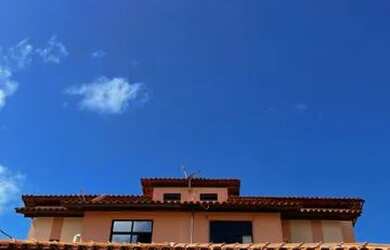 Imagem: A casa possui 3 Dormitórios, 3 Banheiros, 3 Vagas na garagem