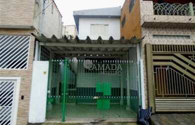 Imagem: A casa possui 3 Dormitórios, 1 Banheiro, 1 Vaga na garagem