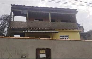 Imagem: A casa possui 3 Dormitórios, 1 Banheiro, 360m² de Área e