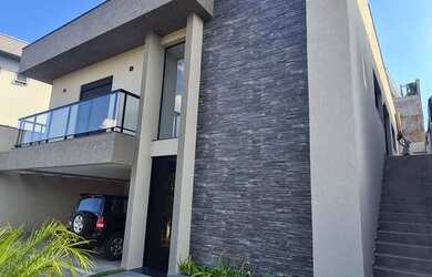 Imagem: A casa em condomínio possui 3 Dormitórios, 4 Banheiros, 4