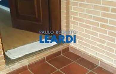 Imagem: A casa à venda possui 2 Dormitórios, 2 Banheiros, 3 Vagas