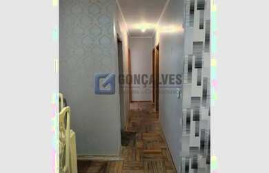 Imagem: O apartamento possui 3 Dormitórios, 1 Banheiro, 1 Vaga na garagem