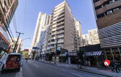 Imagem: O apartamento possui 2 Dormitórios, 2 Banheiros e 70m² de