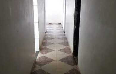 Imagem: Casa com quintal murada