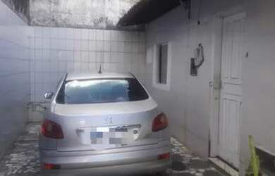 Imagem: A casa possui 2 Dormitórios, 1 Banheiro, 1 Vaga na garagem