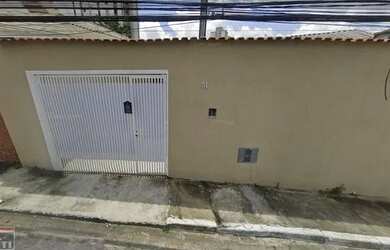 Imagem: A casa possui 1 Dormitório, 1 Banheiro, 1 Vaga na garagem