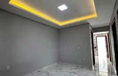 Imagem: A casa possui 3 Dormitórios, 2 Banheiros, 1 Vaga na garagem