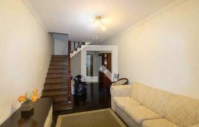 Imagem: A casa possui 4 Dormitórios, 3 Banheiros, 2 Vagas na garagem