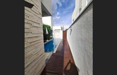 Imagem: A casa em condomínio possui 3 Dormitórios, 3 Banheiros, 3