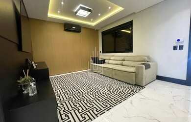 Imagem: A casa possui 2 Dormitórios, 2 Banheiros, 2 Vagas na garagem