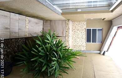 Imagem: A casa possui 2 Dormitórios, 1 Banheiro, 1 Vaga na garagem