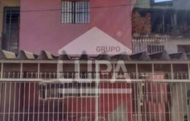 Imagem: A casa possui 3 Dormitórios, 3 Banheiros, 2 Vagas na garagem