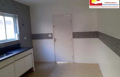 Imagem: A casa possui 3 Dormitórios, 4 Banheiros, 2 Vagas na garagem