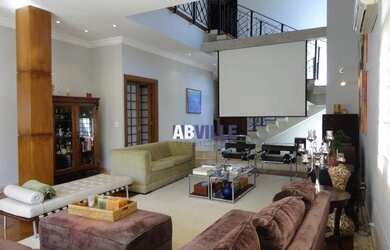 Imagem: A casa em condomínio possui 4 Dormitórios, 4 Banheiros, 4