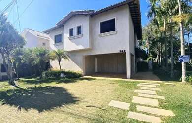 Imagem: A casa em condomínio possui 4 Dormitórios, 5 Banheiros, 5