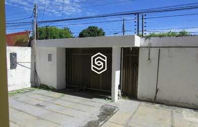 Imagem: A casa possui 3 Dormitórios, 2 Banheiros e 140m² de Área