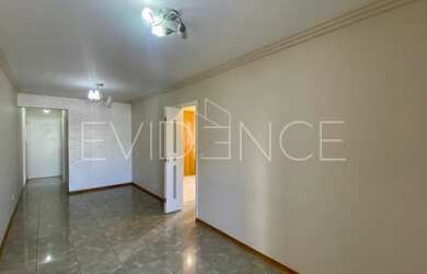 Imagem: O apartamento possui 2 Dormitórios, 1 Banheiro, 2 Vagas na