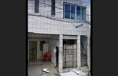 Imagem: A casa possui 3 Dormitórios, 1 Banheiro e está localizado