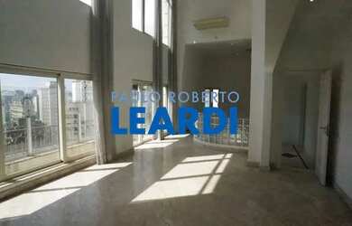 Imagem: O apartamento na cobertura possui 4 Dormitórios, 5 Banheiros