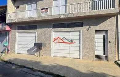 Imagem: A casa possui 3 Dormitórios, 2 Banheiros, 4 Vagas na garagem