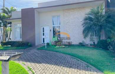 Imagem: A casa em condomínio possui 3 Dormitórios, 4 Banheiros, 3