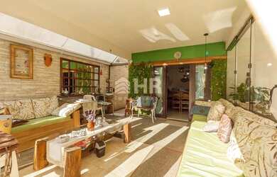 Imagem 5: Sobrado com 04 dormitórios sendo 01 suíte e 02 vagas de garagem Centro Matinhos